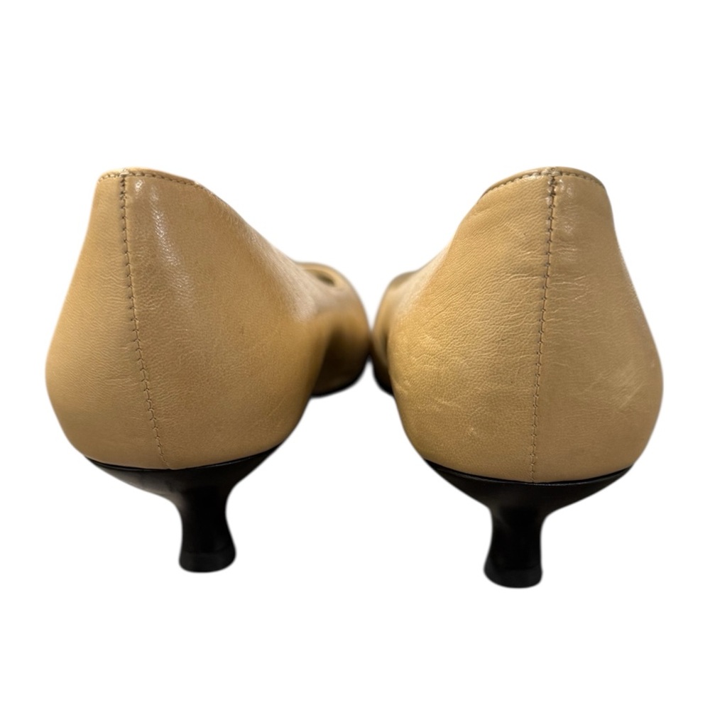 Salvatore Ferragamo Beige and Black Pointed Toe Heels - Picture 3 of 12